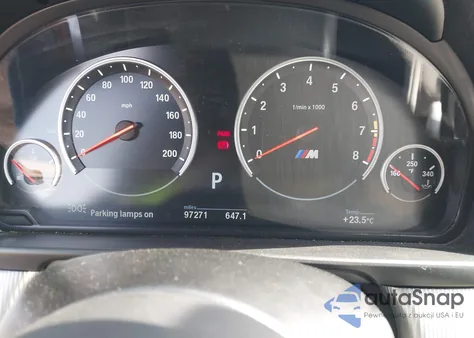 2015 BMW M5 из США, поврежденный, VIN WBSFV9C54FD594268